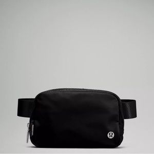 Lululemon Black Belt Bag (1L) NWT